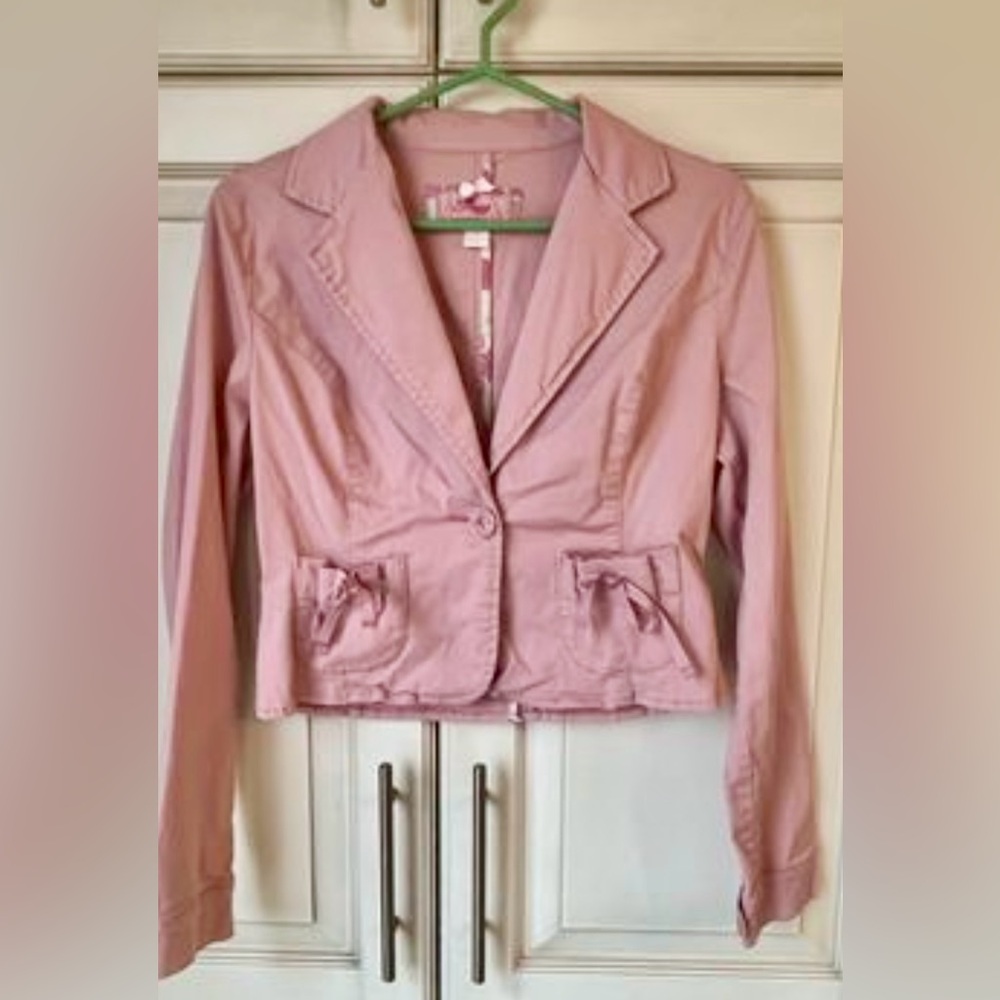 NWOT Plugg jacket Y2K. Beautifully detailed with ribbons